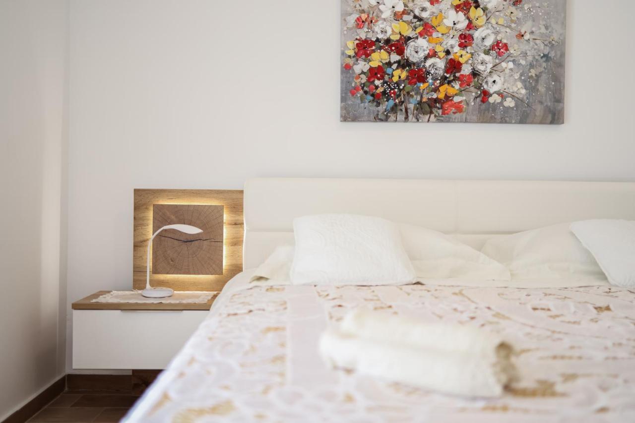 Apartment Puntamika Villa De Rosa - Ground Floor Задар Екстериор снимка