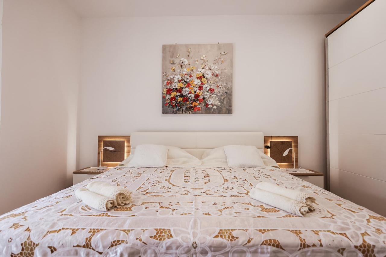 Apartment Puntamika Villa De Rosa - Ground Floor Задар Екстериор снимка