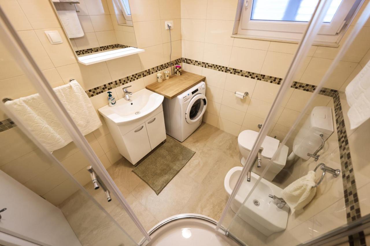 Apartment Puntamika Villa De Rosa - Ground Floor Задар Екстериор снимка